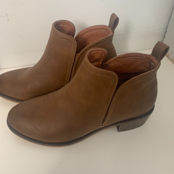 Women’s ankle boots - Picture 2 of 2